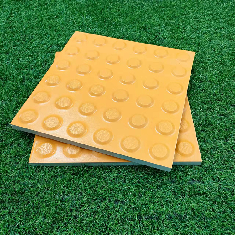 誰家便宜我就買誰的？盲道磚廠家經(jīng)常聽到的一句話